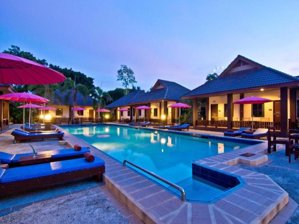 Rose Bay Resort 3*