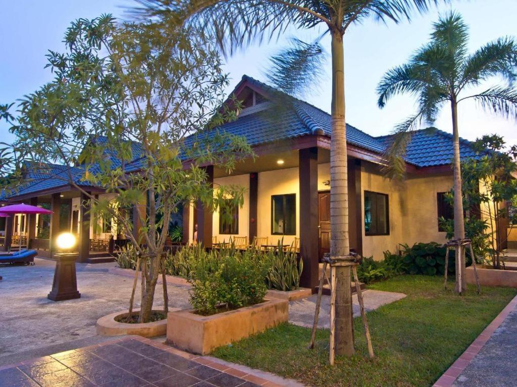 Resort Rose Bay Pattaya