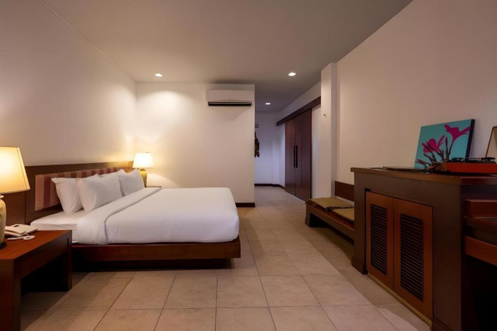 Rose Bay Resort Pattaya