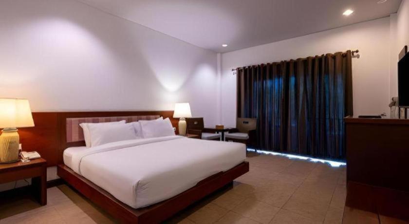 Rose Bay Resort Pattaya